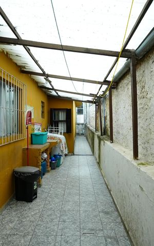 Casa à venda com 150m², 2 quartos e 1 vagaÁrea de Serviço
