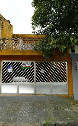 Casa à venda com 150m², 2 quartos e 1 vagaFachada