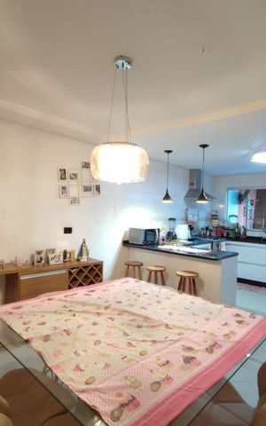 Casa à venda com 128m², 3 quartos e 4 vagas
