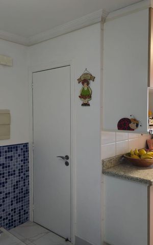 Apartamento à venda com 145m², 4 quartos e 3 vagas Apartamento à venda com 145m², 4 quartos e 3 vagasCozinha