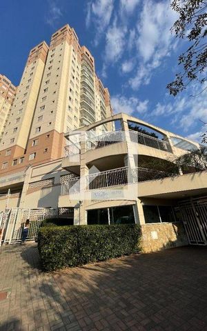 Apartamento à venda com 95m², 3 quartos e 2 vagas Apartamento à venda com 95m², 3 quartos e 2 vagasFachada e portaria