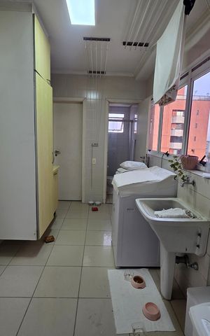 Apartamento à venda com 198m², 3 quartos e 3 vagasCozinha