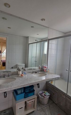 Apartamento à venda com 198m², 3 quartos e 3 vagasBanheiro
