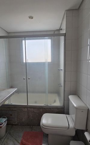 Apartamento à venda com 198m², 3 quartos e 3 vagasBanheiro