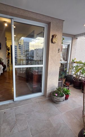 Apartamento à venda com 198m², 3 quartos e 3 vagasVaranda