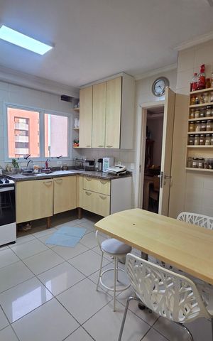 Apartamento à venda com 198m², 3 quartos e 3 vagasCozinha