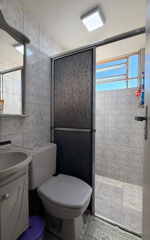 Apartamento à venda com 48m², 2 quartos e 1 vaga Apartamento à venda com 48m², 2 quartos e 1 vagaBanheiro