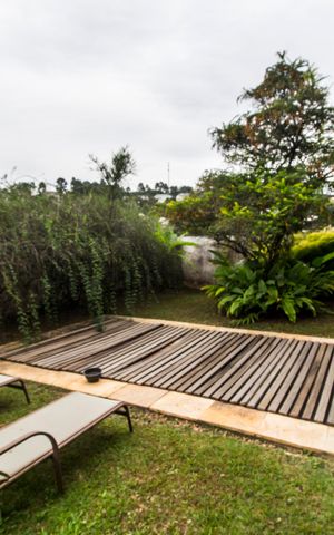 Casa de condomínio à venda com 426m², 5 quartos e 4 vagas Casa de condomínio à venda com 426m², 5 quartos e 4 vagasPiscina