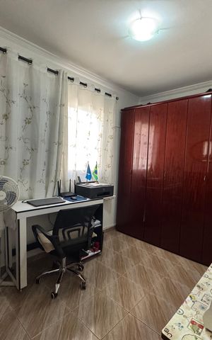 Casa à venda com 200m², 3 quartos e 4 vagas Casa à venda com 200m², 3 quartos e 4 vagasQuarto 2