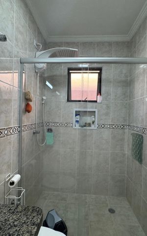 Casa à venda com 200m², 3 quartos e 4 vagas Casa à venda com 200m², 3 quartos e 4 vagasBanheiro da Suíte