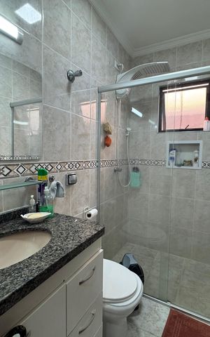 Casa à venda com 200m², 3 quartos e 4 vagas Casa à venda com 200m², 3 quartos e 4 vagasBanheiro da Suíte