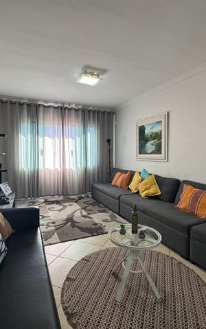 Casa à venda com 200m², 3 quartos e 4 vagas Casa à venda com 200m², 3 quartos e 4 vagasSala