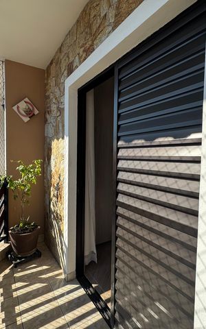 Casa à venda com 200m², 3 quartos e 4 vagas Casa à venda com 200m², 3 quartos e 4 vagasSacada