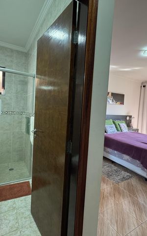 Casa à venda com 200m², 3 quartos e 4 vagas Casa à venda com 200m², 3 quartos e 4 vagasSuíte