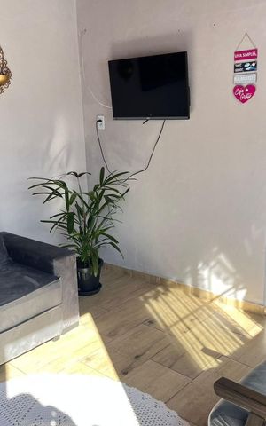 Casa à venda com 148m², 3 quartos e 2 vagas Casa à venda com 148m², 3 quartos e 2 vagasSala