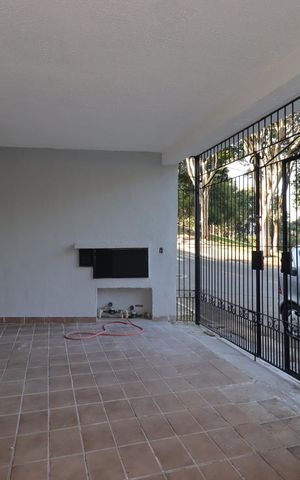 Casa à venda com 227m², 4 quartos e 2 vagasGaragem