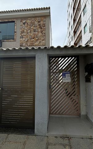 Casa à venda com 156m², 3 quartos e sem vagaFachada +  placa