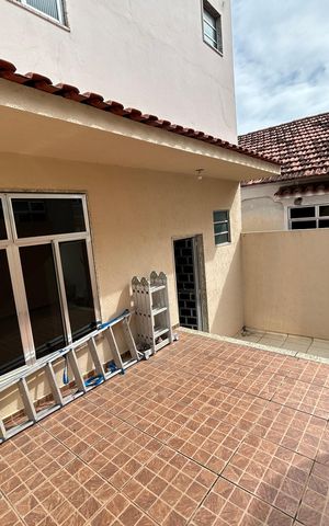 Casa à venda com 156m², 3 quartos e sem vagaÁrea comum