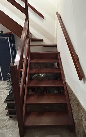 Casa à venda com 156m², 3 quartos e sem vagaEscada