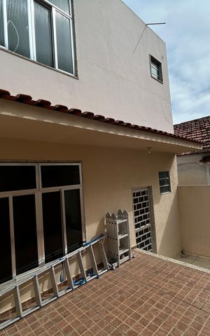Casa à venda com 156m², 3 quartos e sem vagaÁrea comum