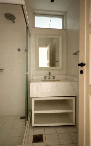 Apartamento à venda com 173m², 3 quartos e sem vagaBanheiro social