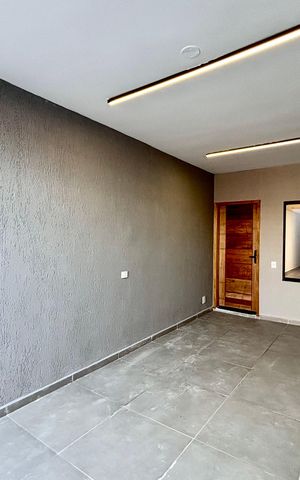 Casa à venda com 134m², 3 quartos e 2 vagas Casa à venda com 134m², 3 quartos e 2 vagasGaragem