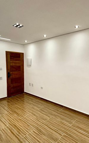 Casa à venda com 134m², 3 quartos e 2 vagas Casa à venda com 134m², 3 quartos e 2 vagasSala