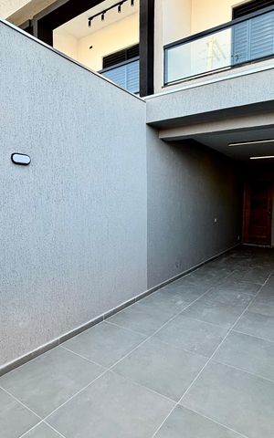 Casa à venda com 134m², 3 quartos e 2 vagas Casa à venda com 134m², 3 quartos e 2 vagasGaragem