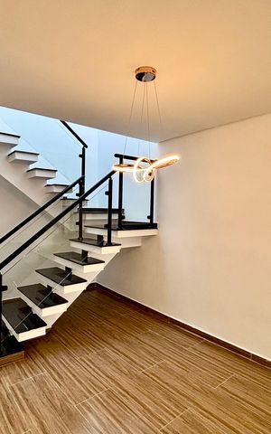 Casa à venda com 134m², 3 quartos e 2 vagas Casa à venda com 134m², 3 quartos e 2 vagasSala de Jantar