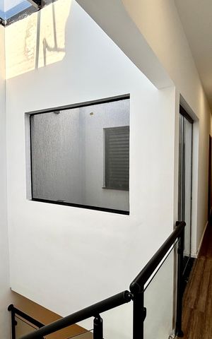 Casa à venda com 134m², 3 quartos e 2 vagas Casa à venda com 134m², 3 quartos e 2 vagasCorredor