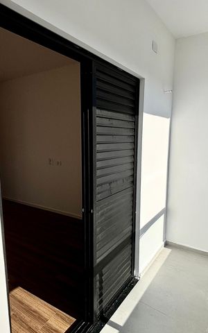 Casa à venda com 134m², 3 quartos e 2 vagas Casa à venda com 134m², 3 quartos e 2 vagasVaranda
