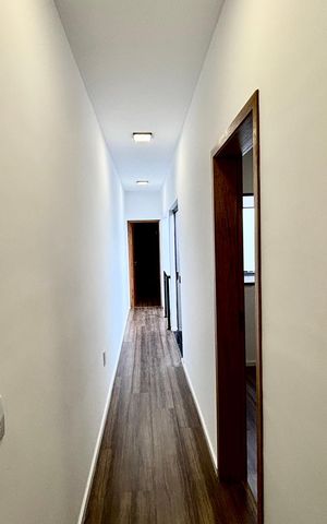 Casa à venda com 134m², 3 quartos e 2 vagas Casa à venda com 134m², 3 quartos e 2 vagasCorredor