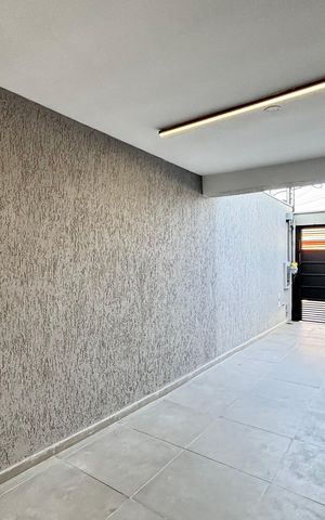 Casa à venda com 134m², 3 quartos e 2 vagas Casa à venda com 134m², 3 quartos e 2 vagasGaragem