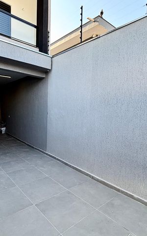 Casa à venda com 134m², 3 quartos e 2 vagas Casa à venda com 134m², 3 quartos e 2 vagasGaragem