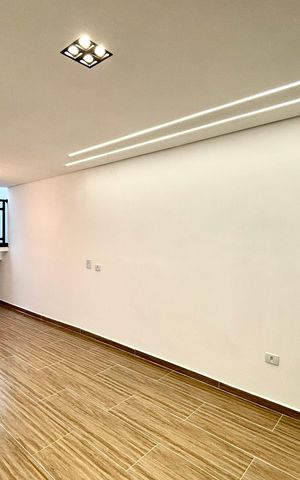 Casa à venda com 134m², 3 quartos e 2 vagas Casa à venda com 134m², 3 quartos e 2 vagasSala