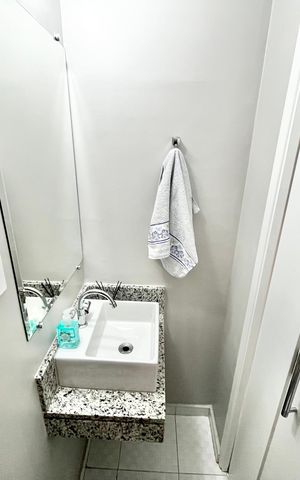 Apartamento à venda com 63m², 2 quartos e 1 vaga Apartamento à venda com 63m², 2 quartos e 1 vagaLavabo