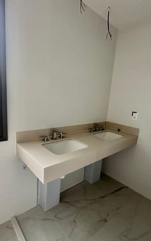 Apartamento à venda com 85m², 2 quartos e 2 vagas Apartamento à venda com 85m², 2 quartos e 2 vagasBanheiro da Suíte 2