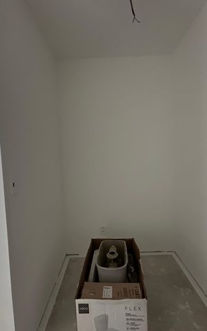 Apartamento à venda com 85m², 2 quartos e 2 vagas Apartamento à venda com 85m², 2 quartos e 2 vagasEscritório