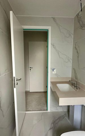 Apartamento à venda com 85m², 2 quartos e 2 vagas Apartamento à venda com 85m², 2 quartos e 2 vagasBanheiro da Suíte 1