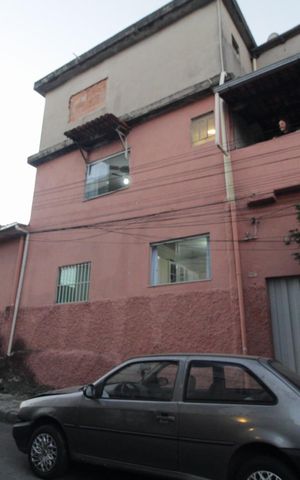 Casa à venda com 183m², 3 quartos e 2 vagasFachada Lateral