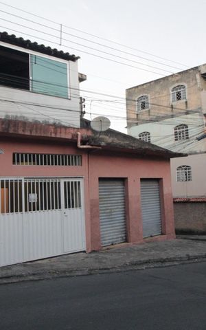 Casa à venda com 183m², 3 quartos e 2 vagasFachada Frontal 