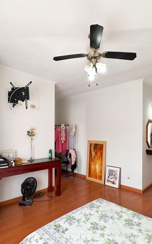 Casa à venda com 185m², 2 quartos e 2 vagas Casa à venda com 185m², 2 quartos e 2 vagasSuíte