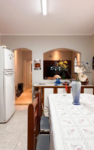Casa à venda com 185m², 2 quartos e 2 vagas Casa à venda com 185m², 2 quartos e 2 vagasCozinha