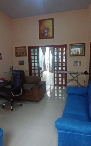 Casa à venda com 192m², 6 quartos e 4 vagas