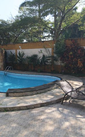 Casa de condomínio à venda com 640m², 4 quartos e 2 vagasPiscina