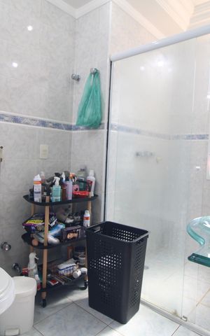 Casa de condomínio à venda com 640m², 4 quartos e 2 vagasBanheiro da suíte 1