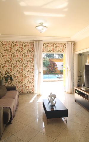 Casa de condomínio à venda com 640m², 4 quartos e 2 vagasSala 1