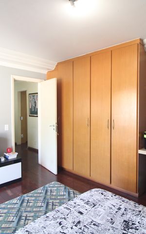 Casa de condomínio à venda com 640m², 4 quartos e 2 vagasQuarto 1