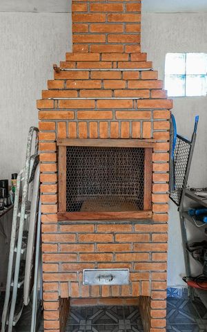 Casa à venda com 140m², 4 quartos e 2 vagas Casa à venda com 140m², 4 quartos e 2 vagasChurrasqueira