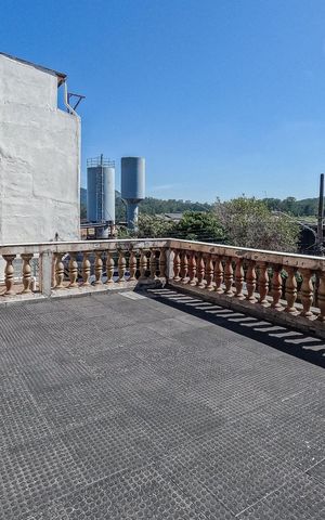 Casa à venda com 140m², 4 quartos e 2 vagas Casa à venda com 140m², 4 quartos e 2 vagasVaranda